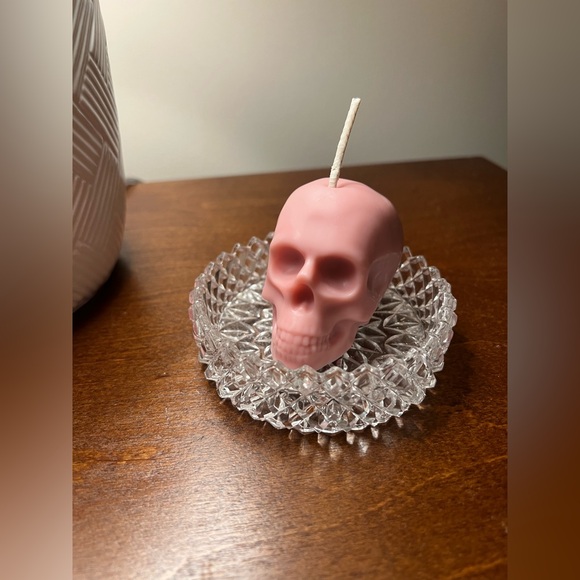 Handmade Skull Candle - Grapefruit Mango - Picture 2 of 5